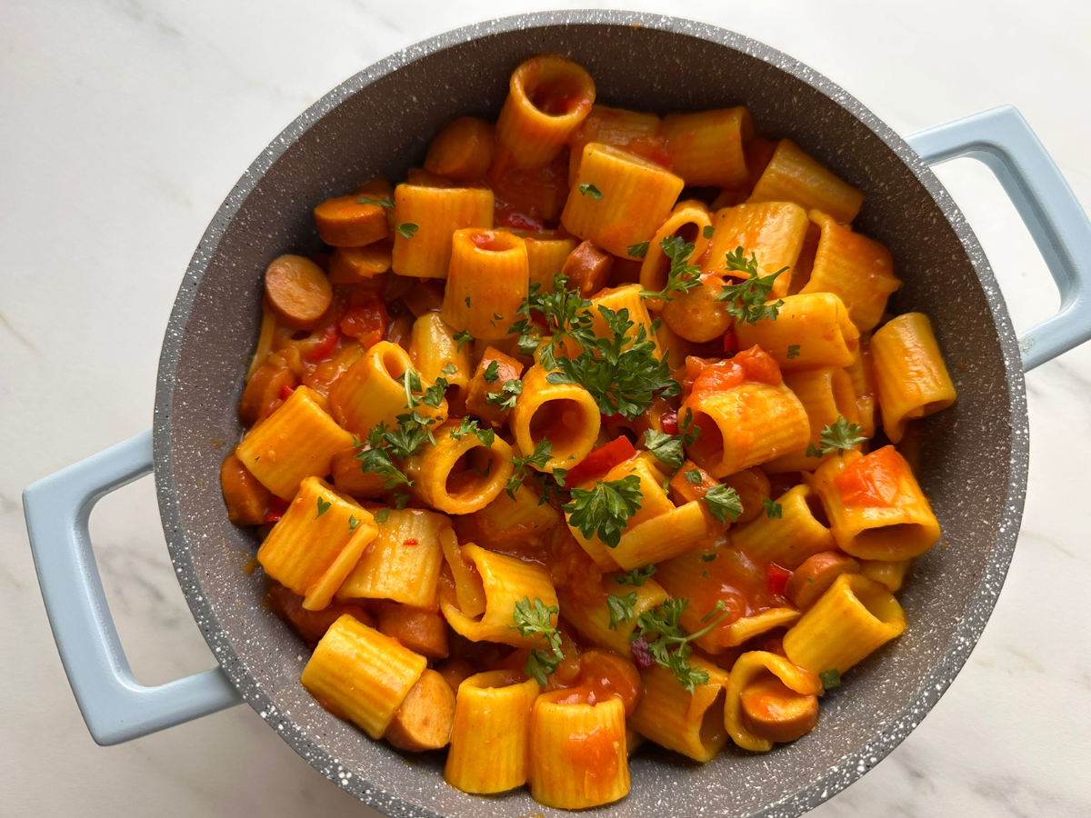 Karrypølse gryde – one pot pasta