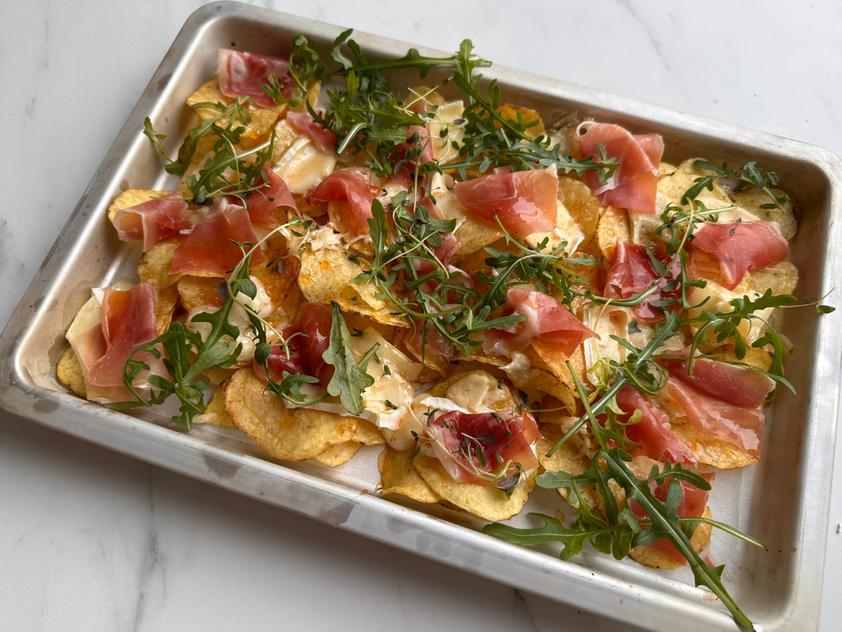 Charcuteri nachos - en lækker snack med masser af smag