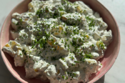 Klassisk kartoffelsalat med purløg