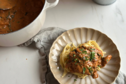 Kylling i karamelliseret løg