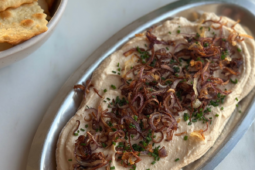 Karamelliseret løgdip