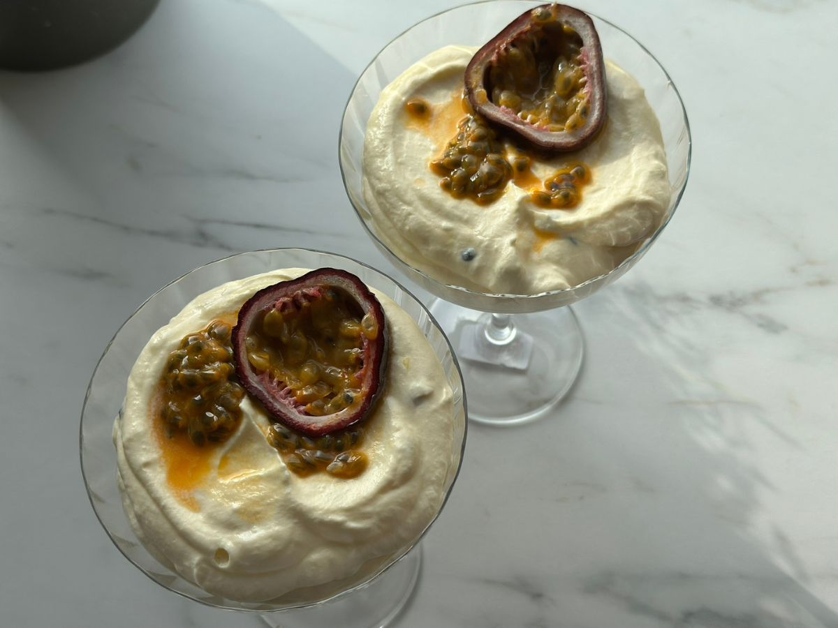 Nem cheesecake med passionsfrugt og mango